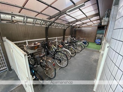 香川県高松市室新町[3LDK/66.15m2]の共用部1