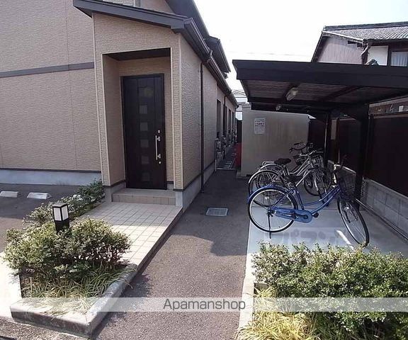 GRANDIRの玄関写真