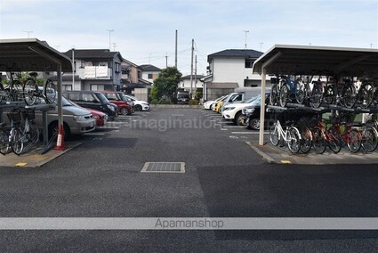 ベルヴィ草津[3LDK/70.2m2]の駐車場2