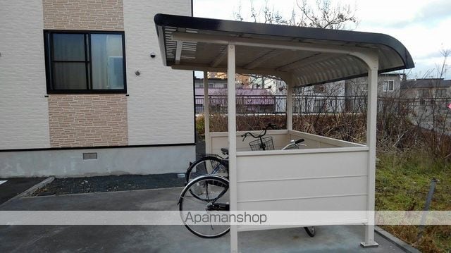 レオパレスリブ クローリスの玄関写真
