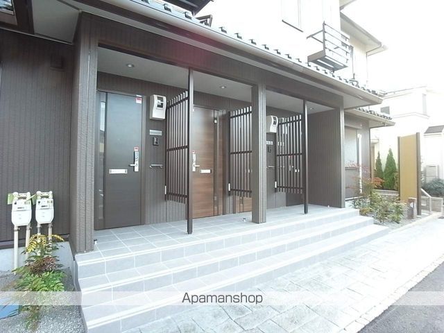雅 弐番館の玄関写真