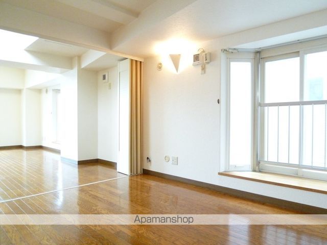 第18ふじい宅建ビルの内装写真