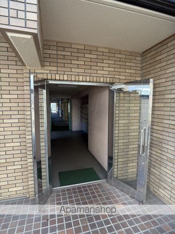 寿々ビルの玄関写真