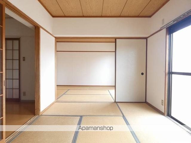 オーロラハイツ荒田の内装写真