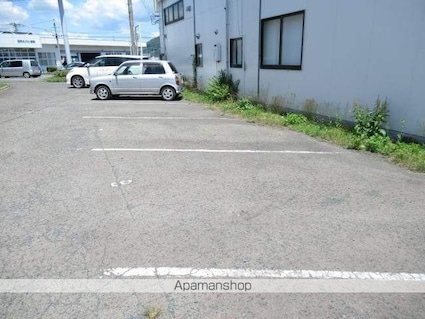 サンライフシティ西見前Ⅱ[2K/34.78m2]の駐車場