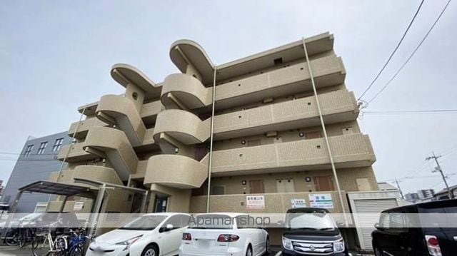 West Court