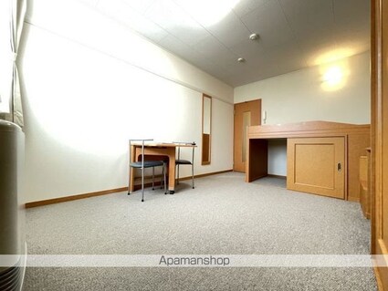 レオパレスドミール湯川[1K/23.18m2]の内装2