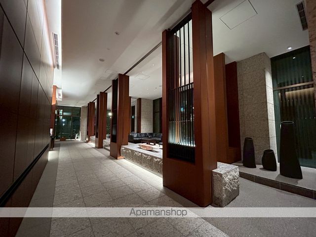 一条タワーの玄関写真