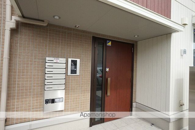 フルール B棟の玄関写真