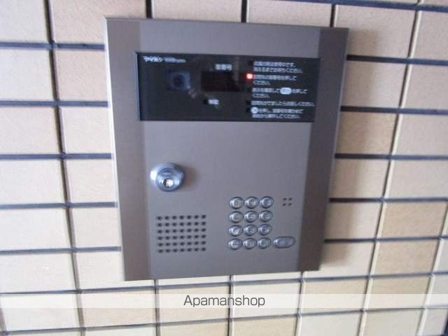 第8森宅建豊平ビルの玄関写真