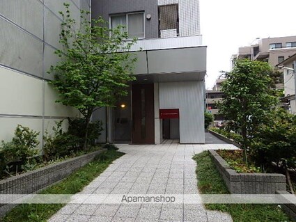 東京都新宿区余丁町[2LDK/52.81m2]の共用部1