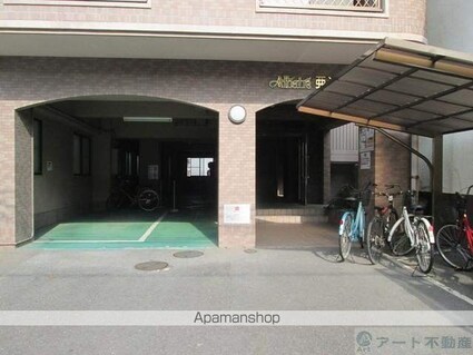 アルバートル亜沙野Ⅱ[1R/26m2]の駐車場2