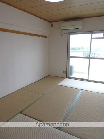 ユーハイムカシワバラの内装写真