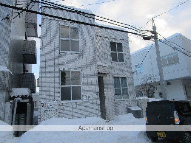 ホワイトレジデンスの外観写真