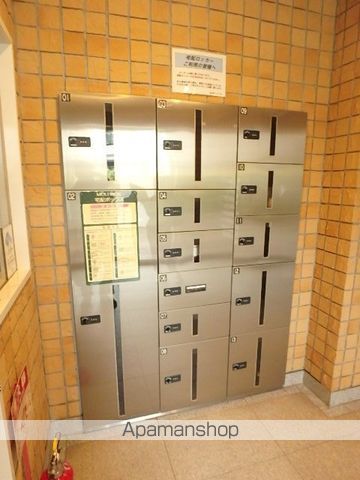 ウィルテラス新代田の玄関写真
