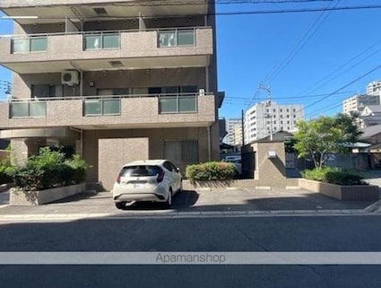 ドエール中央町[1K/34.14m2]の駐車場