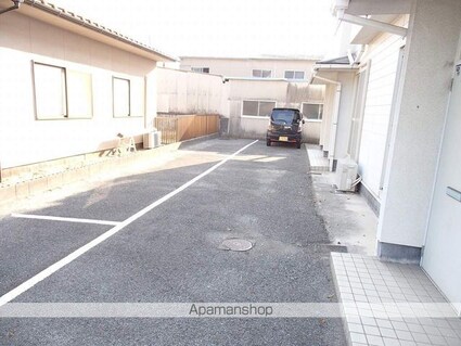 コーポサンライズ[2LDK/62.82m2]の駐車場