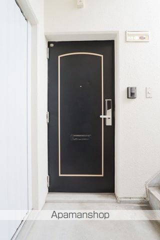 ハイツ伊世の玄関写真