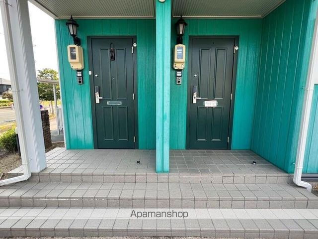 リビングタウン愛野の玄関写真