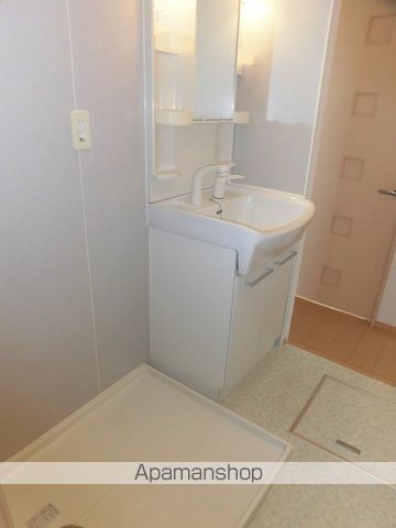 フローラルビレッジ V番館の内装写真