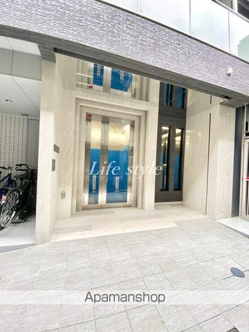 エクセレントアフィー横浜橋の玄関写真