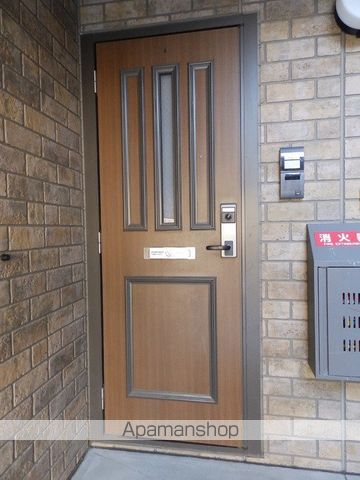 パティオ H棟の玄関写真