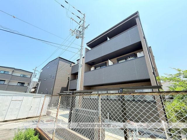 セレニティ荒本B棟の外観写真
