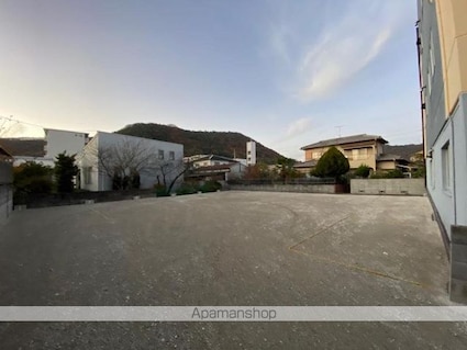 ハイツ松並[1DK/35.49m2]の駐車場