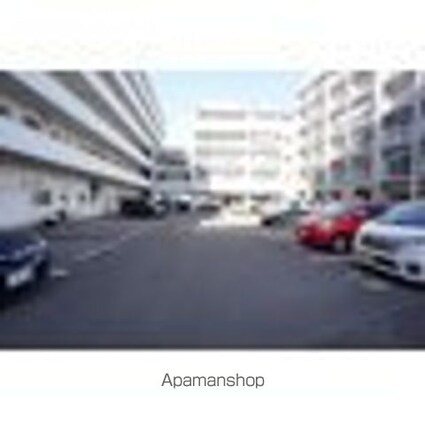 ロイヤルアネックスシエナ[2LDK/47.3m2]の駐車場