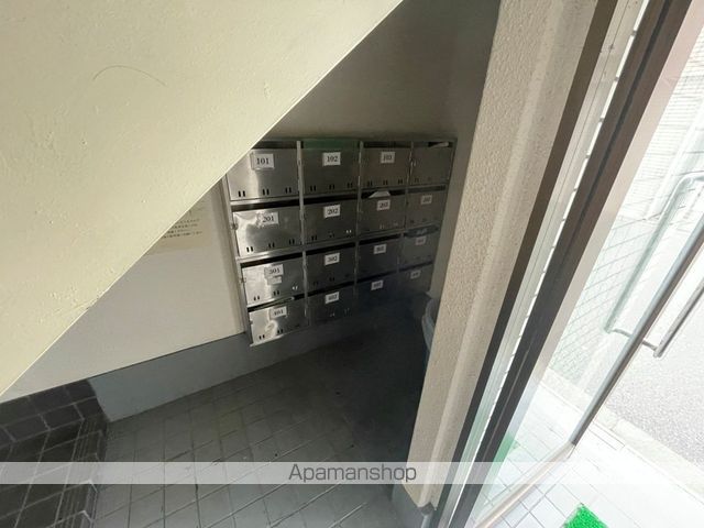 ロイヤルステージ上新庄の玄関写真