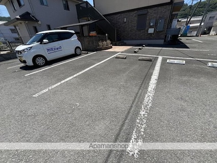 マリン毛見[1LDK/45.29m2]の駐車場