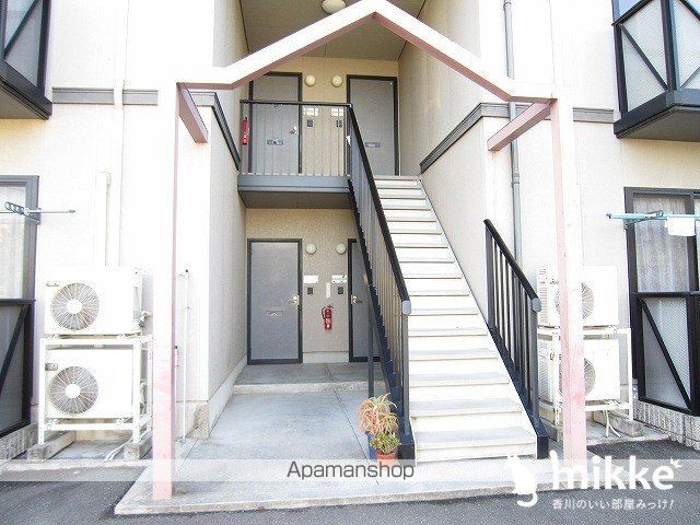 フレグランスKOZAI B棟の玄関写真