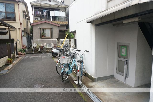 平池マンションの玄関写真