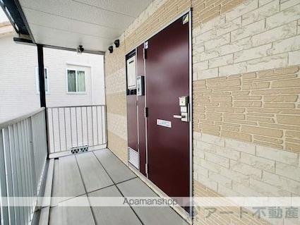 レオパレスラ　プランタン　Ⅱ[1K/19.87m2]のエントランス3