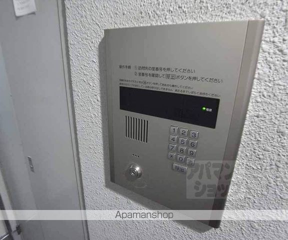橋西町マンションの玄関写真