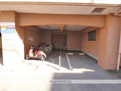 アルバートル亜沙野[1R/41.23m2]の駐車場1