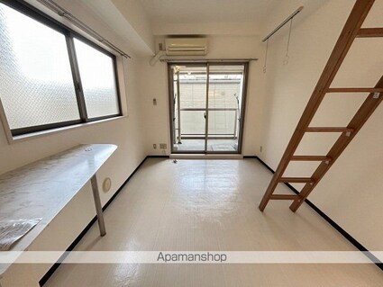 ＧｉＦＴ（ギフト）[1K/25.3m2]のリビング・居間1