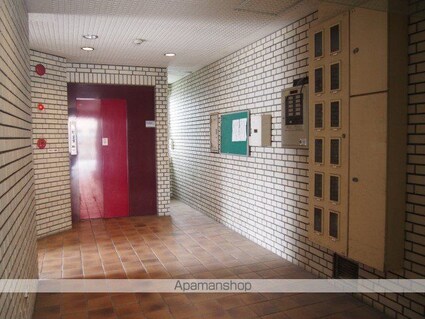 ロイヤルハイツ長本[店舗/67.69m2]のエントランス