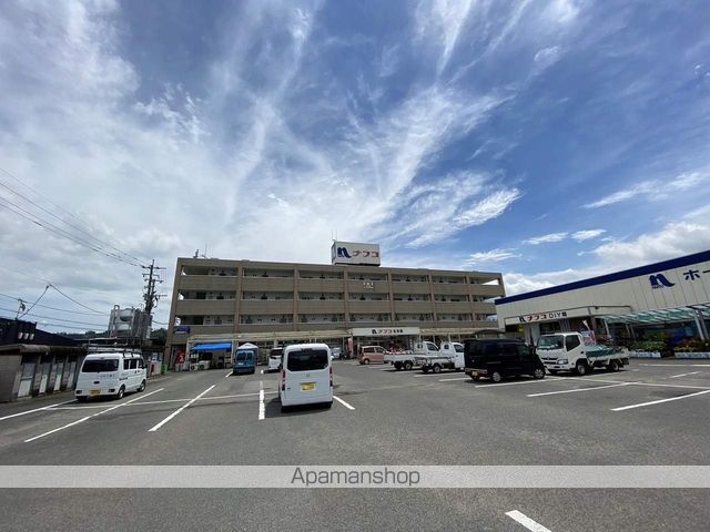 綾ビルの外観写真