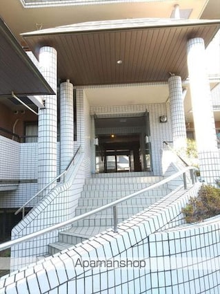 和歌山県和歌山市関戸４丁目[2LDK/63.22m2]のエントランス2