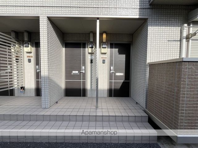 プリムヴェール上並榎 Bの玄関写真