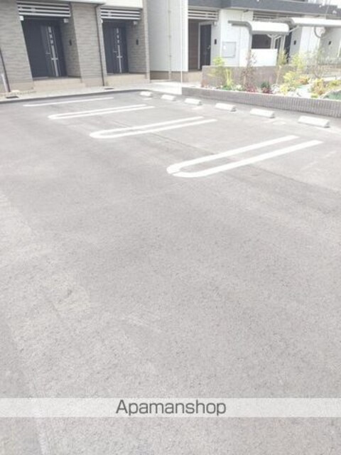 ＰＵＲＩ[1K/35m2]の駐車場2