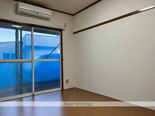 オリーブの内装写真