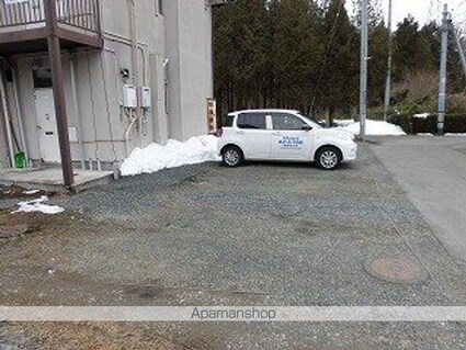 コーポ風林[2K/34.78m2]の駐車場