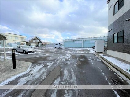 レオパレスエミール美原台Ｂ館[1K/23.18m2]の駐車場