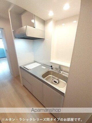 広島県三原市宮浦５丁目[1K/31.66m2]のキッチン