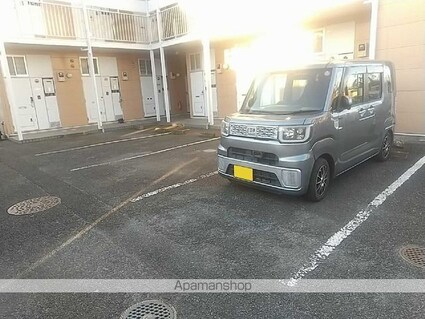 レオパレス楠[1K/19.87m2]の駐車場1