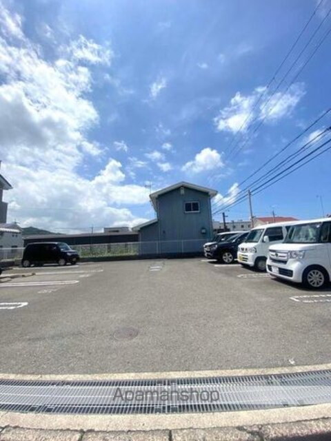 和歌山県和歌山市津秦[3LDK/70.86m2]の駐車場2