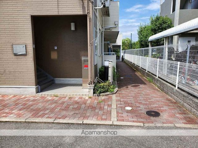 レオパレスイルリビエルの玄関写真