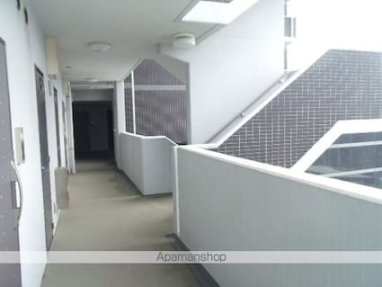 アベニール国立[1DK/33.45m2]のエントランス